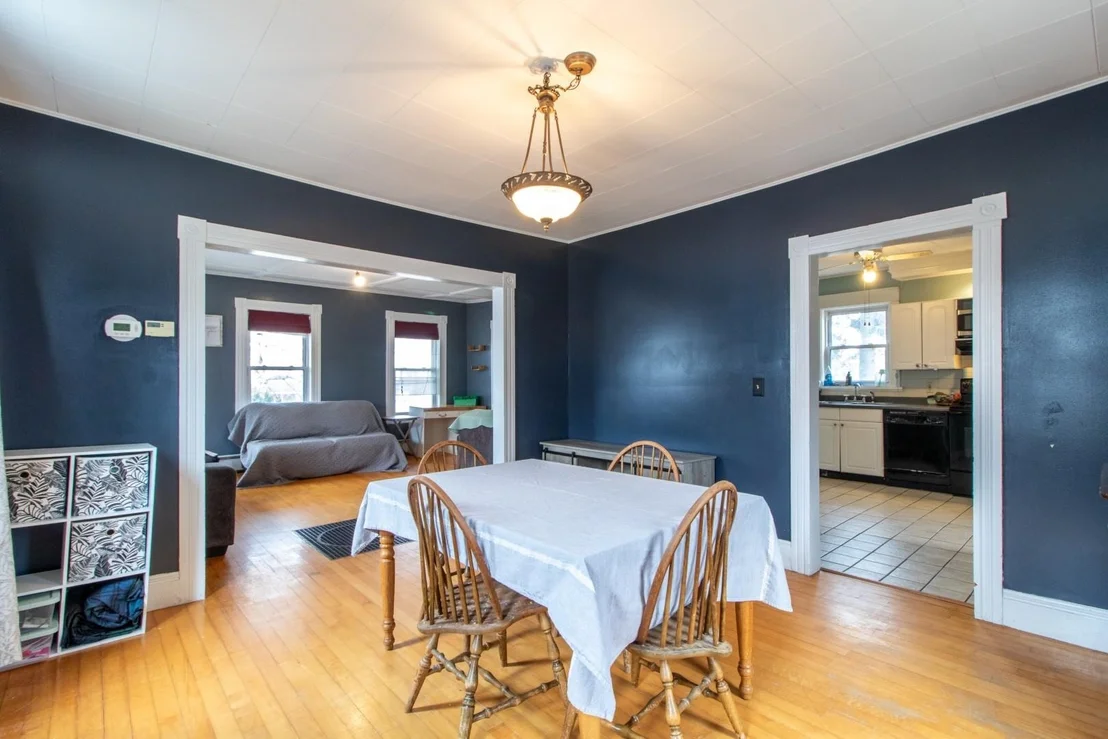 Photo of 44 Taylor