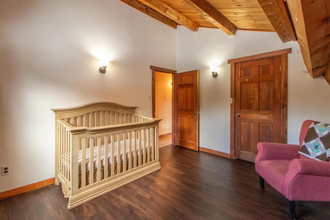 Photo of 2431 Roaring Brook