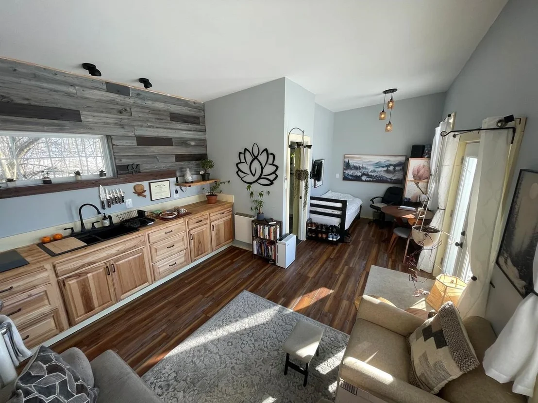 Photo of 2882 Perley