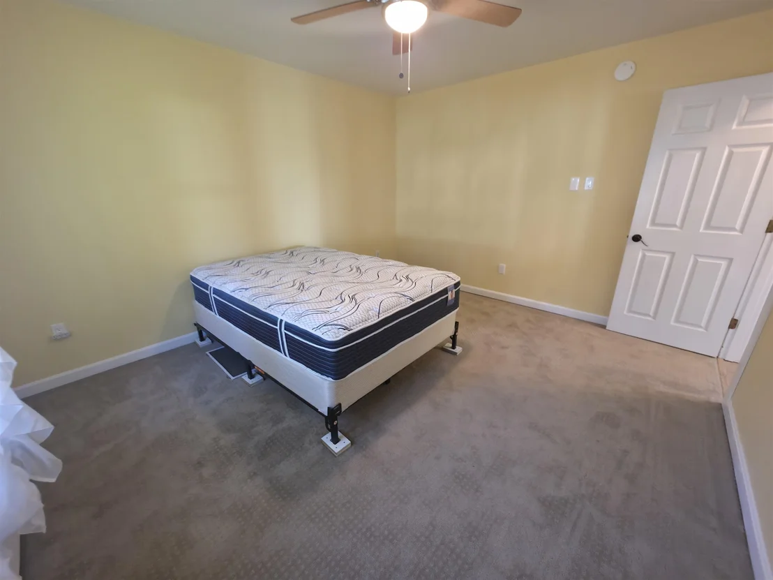 Photo of 6 Meadowcrest