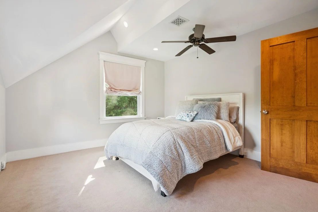 Photo of 12 Lakeview