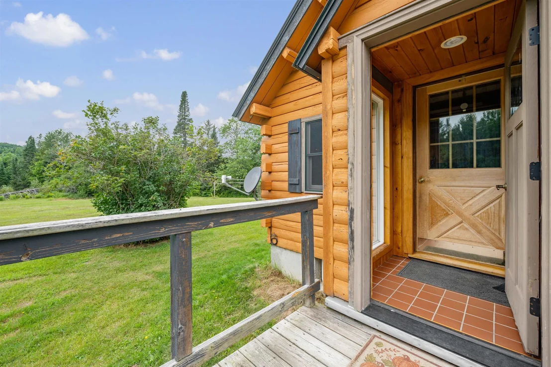 Photo of 44 Dubeau