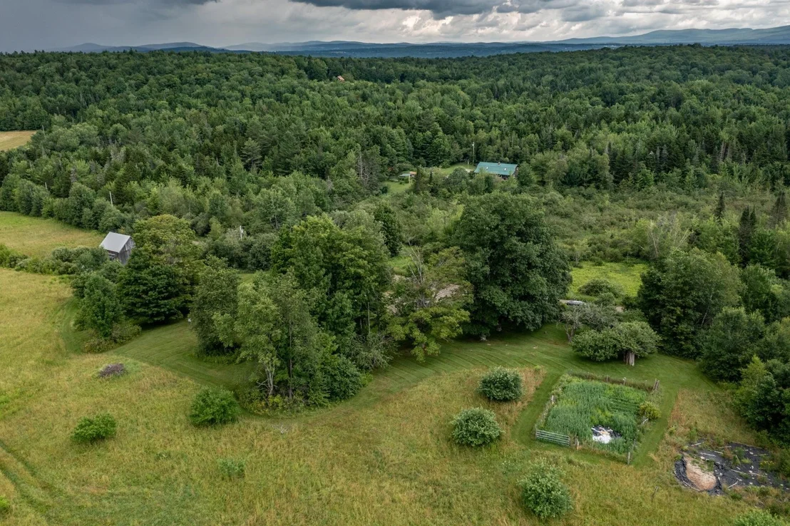 Photo of 1076 Brown Hill