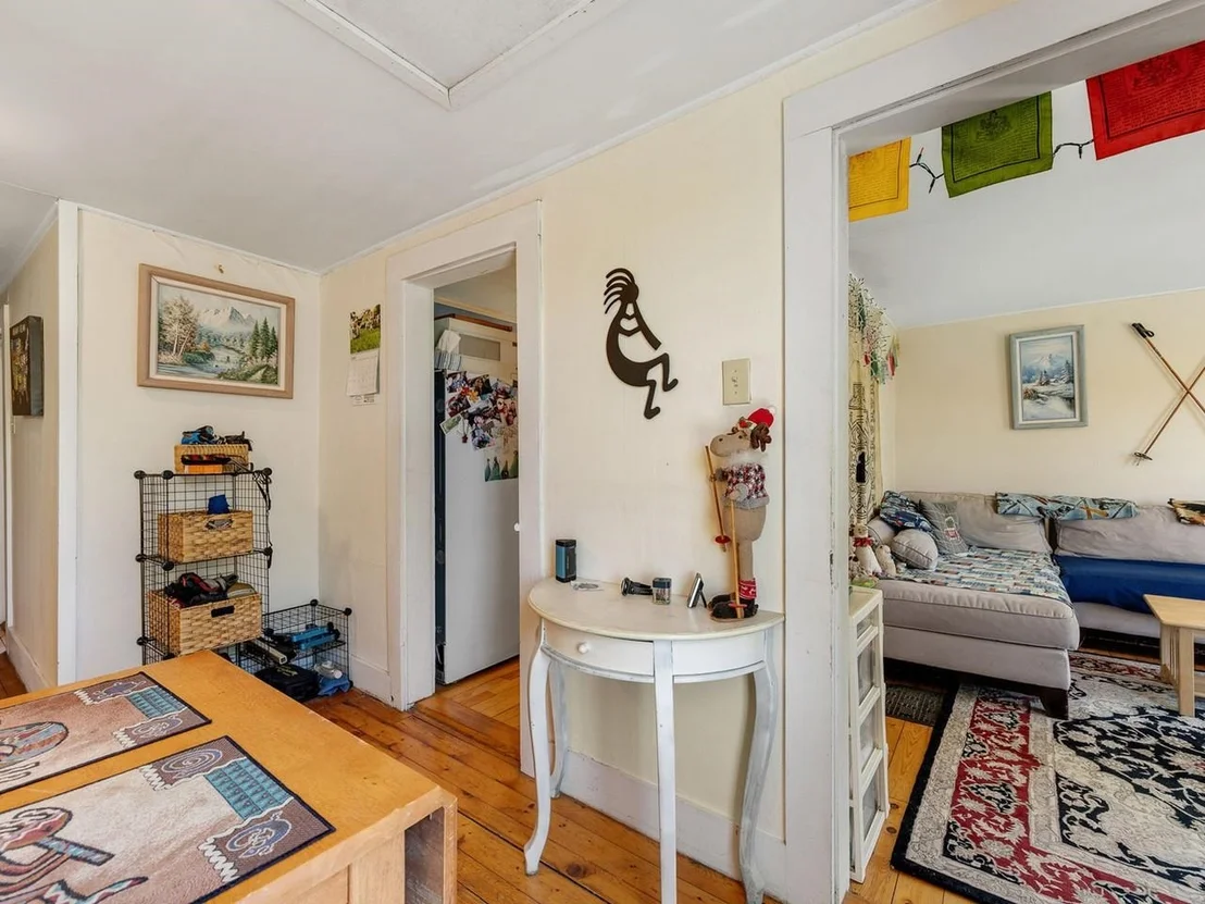 Photo of 609 Common