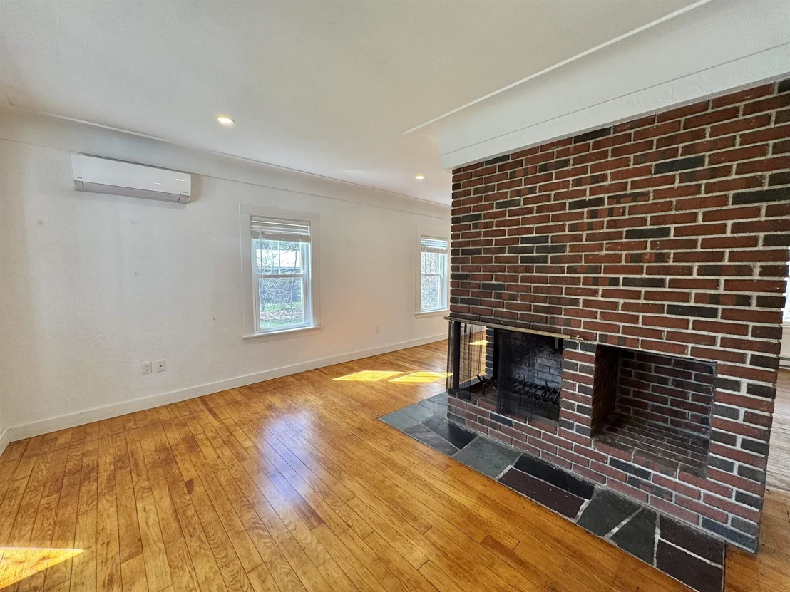 Photo of 424 Intervale Cross
