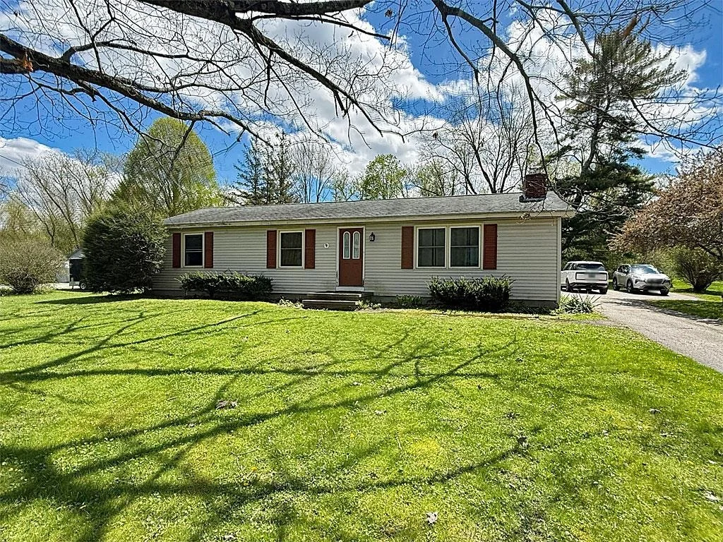 Photo of 387 Main