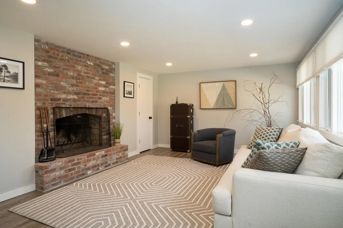 Photo of 19 Maple Hill