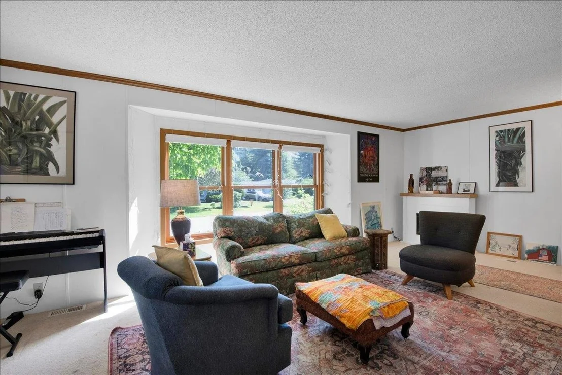 Photo of 107 Williston Woods