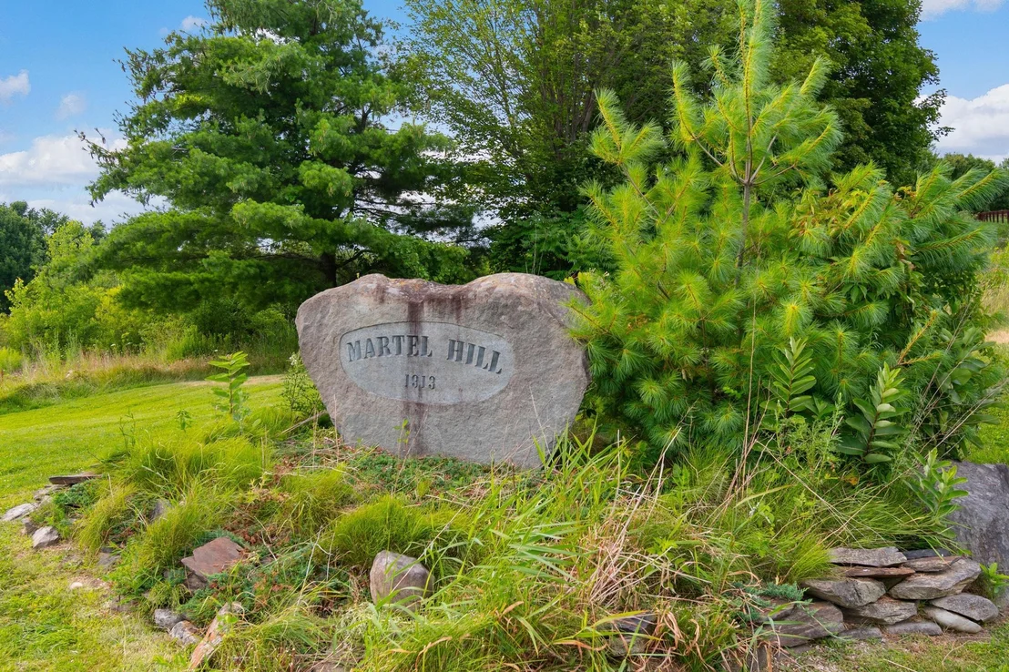 Photo of 900 Ledgewood