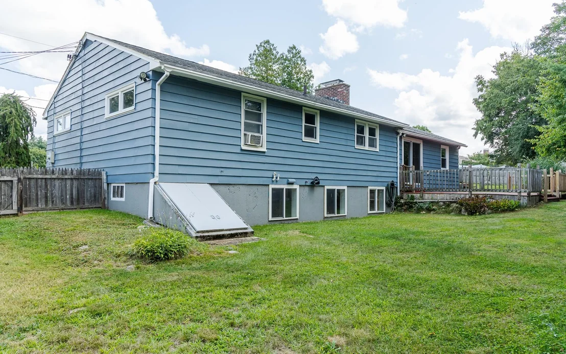 Photo of 5 West Diane