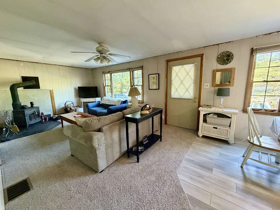 Photo of 281 Cedar Pond