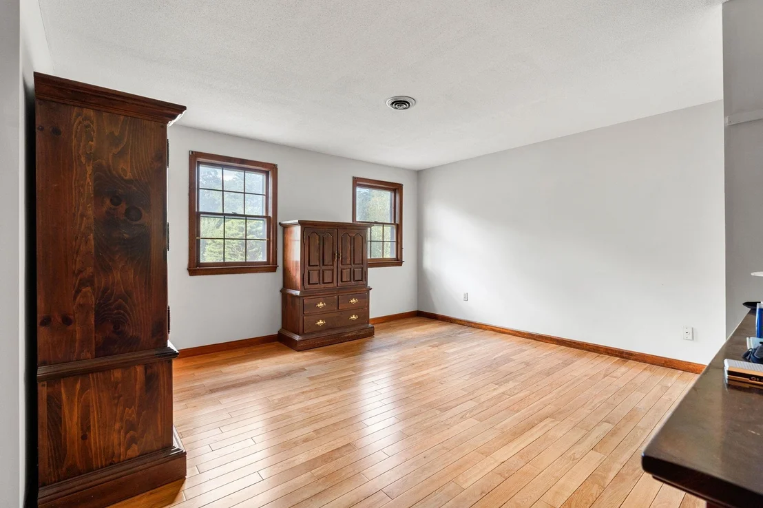 Photo of 34 Sharon