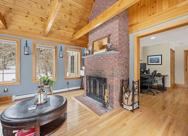 Photo of 692 Old Walpole