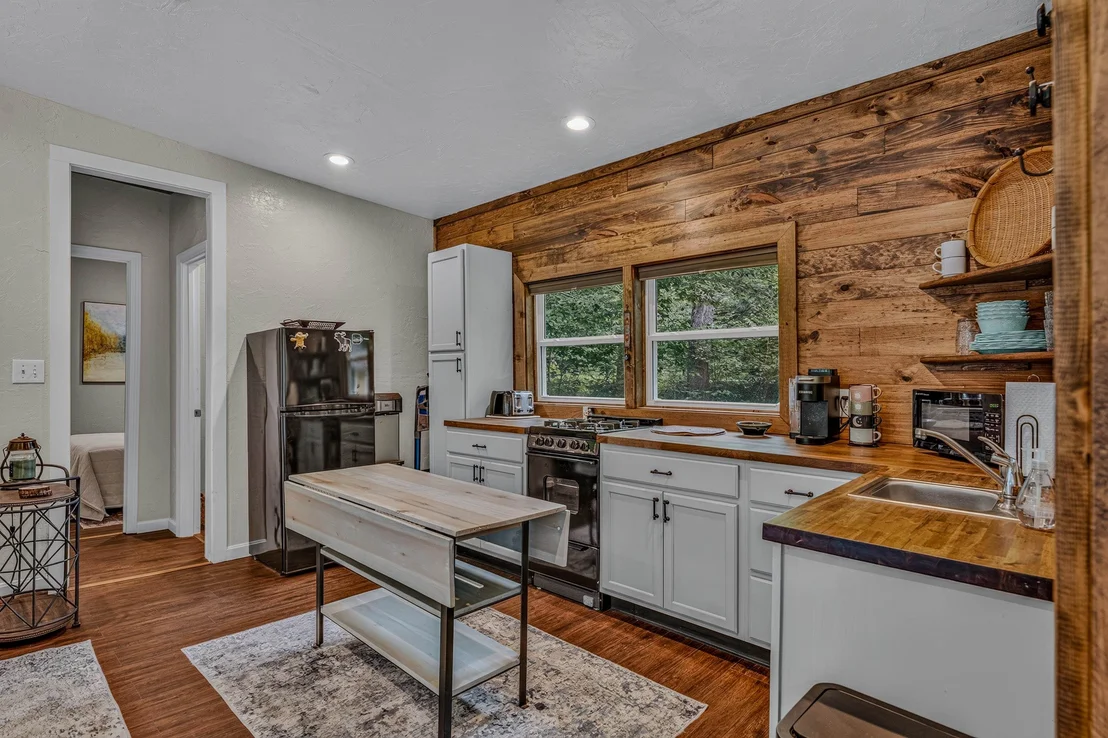 Photo of 180 Mill Brook