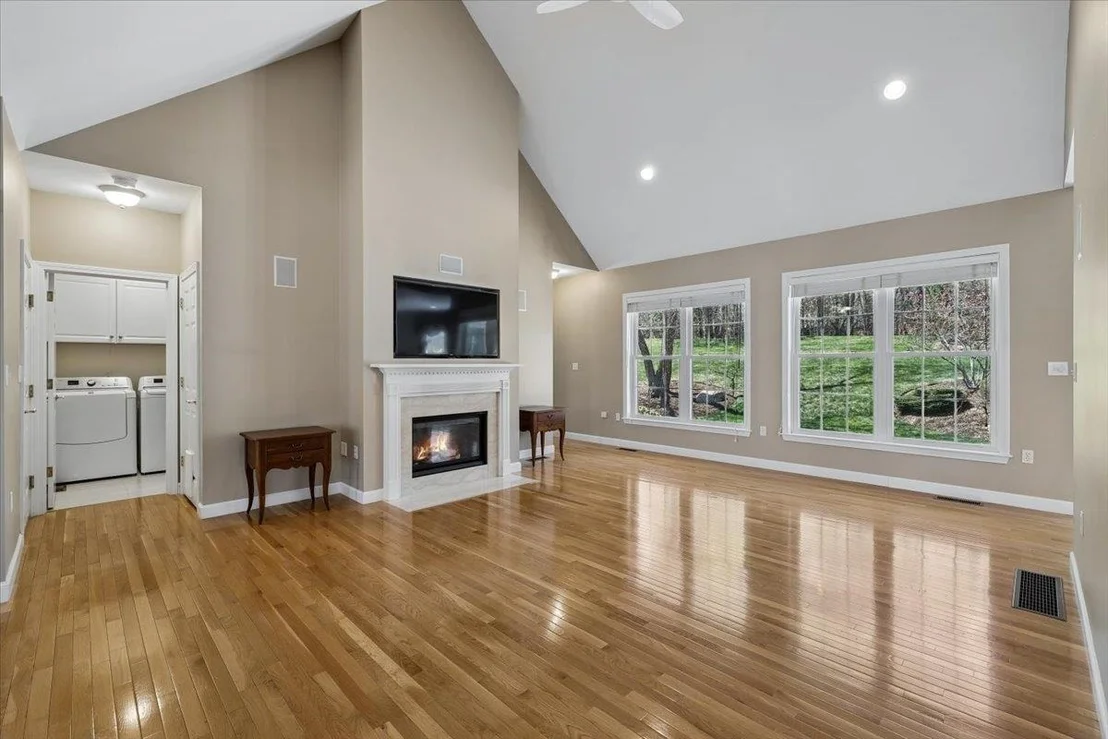 Photo of 32 White Pine