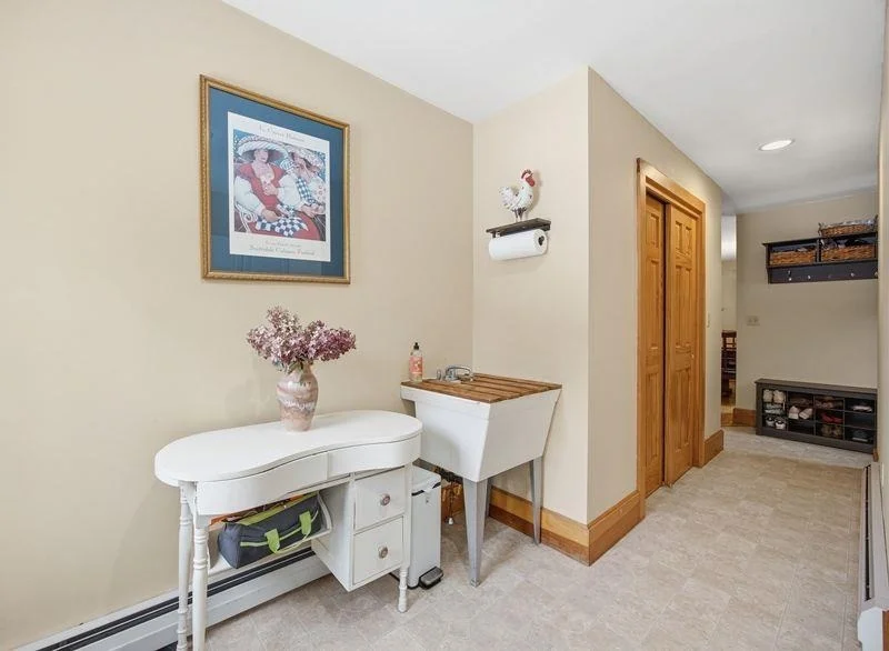 Photo of 692 Old Walpole