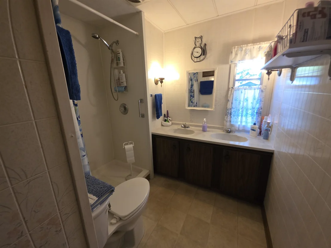 Photo of 672 Giddings