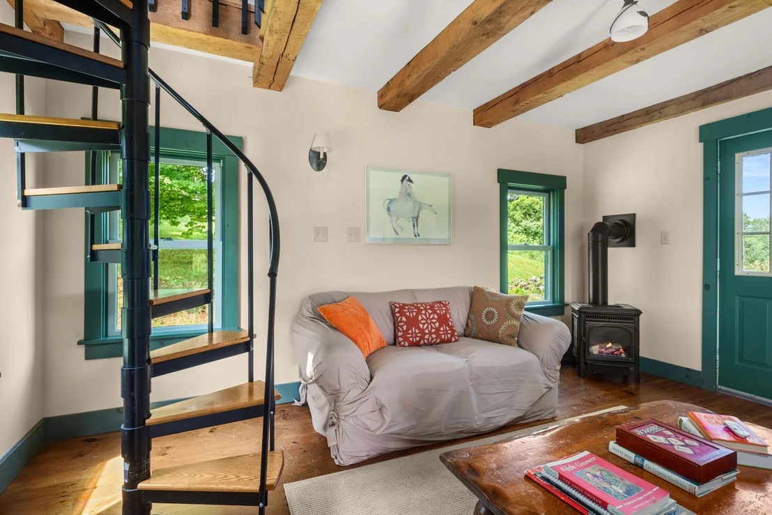 Photo of 1076 Brown Hill