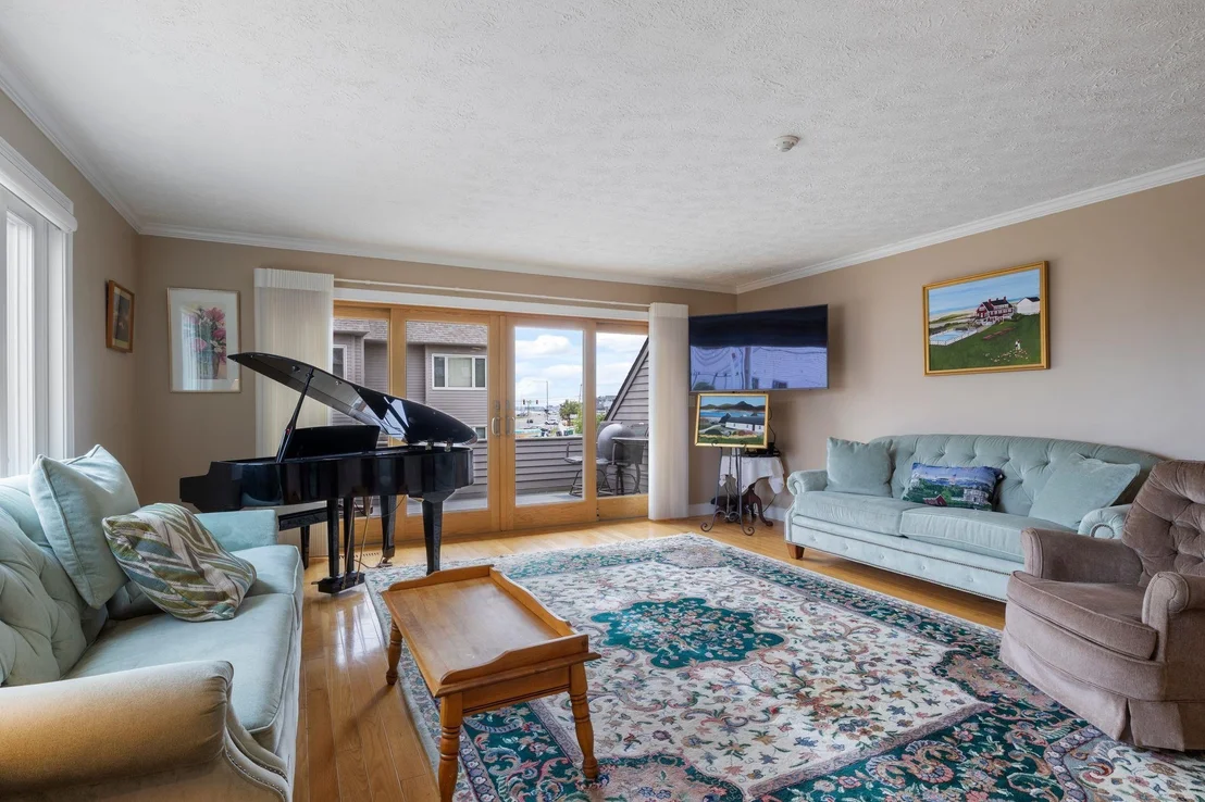Photo of Unit 6 at 939 Ocean