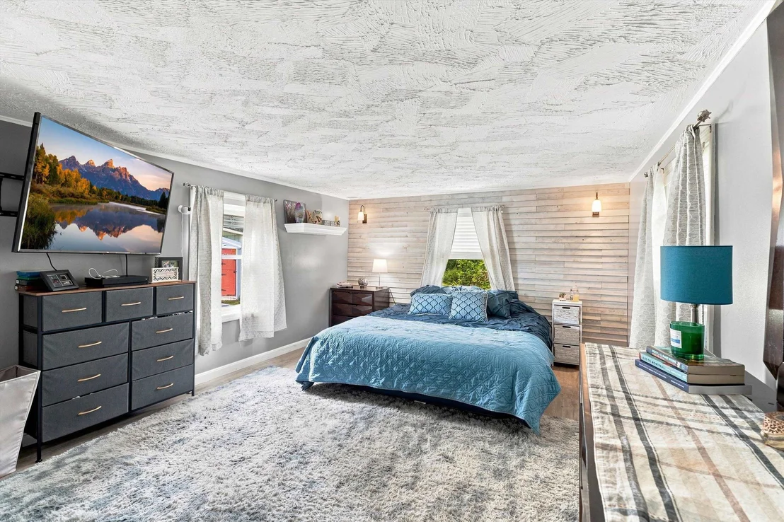 Photo of 33 Beacon Hill