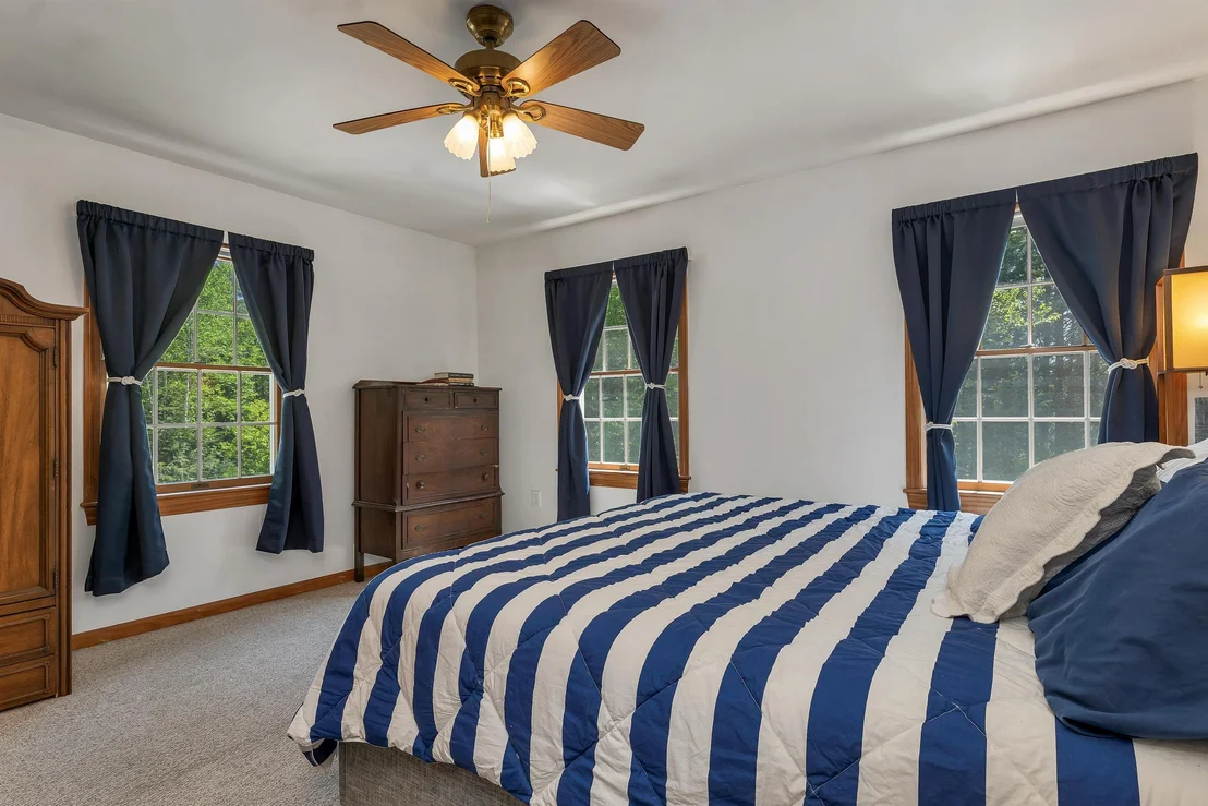 Photo of 1350 Barker