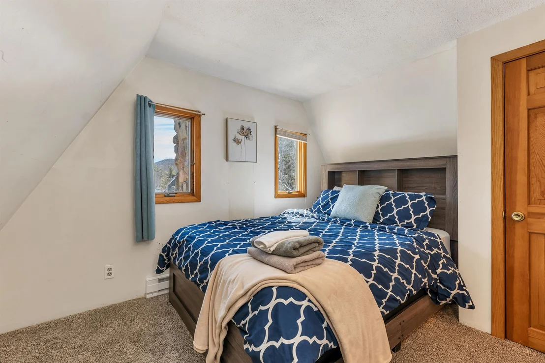 Photo of 35 Valley