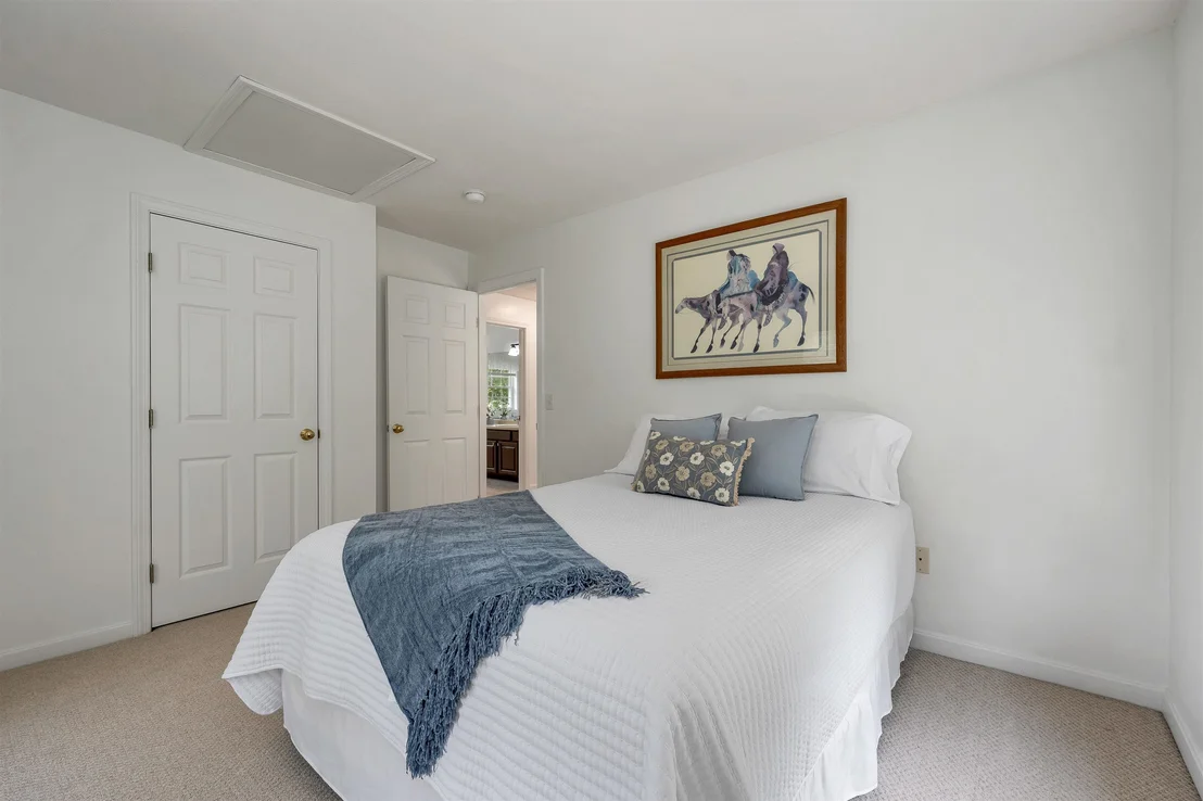 Photo of 537 Pingree Hill