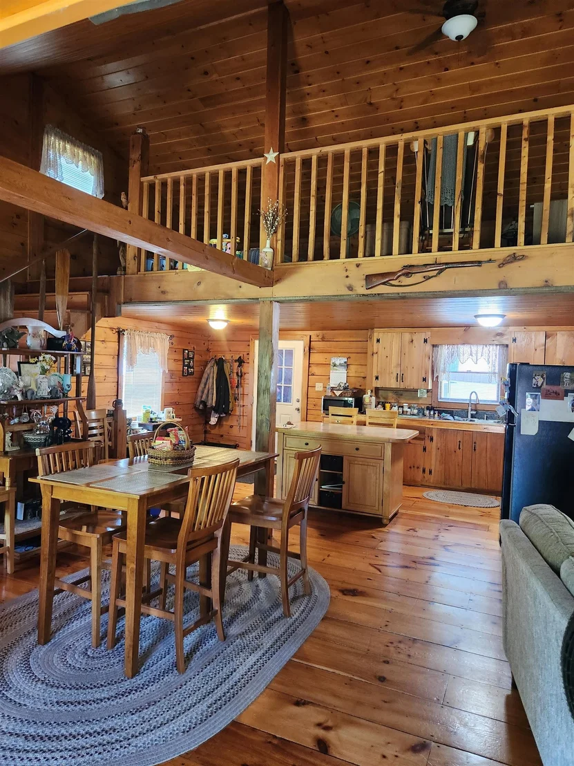 Photo of 253 Back Ashuelot