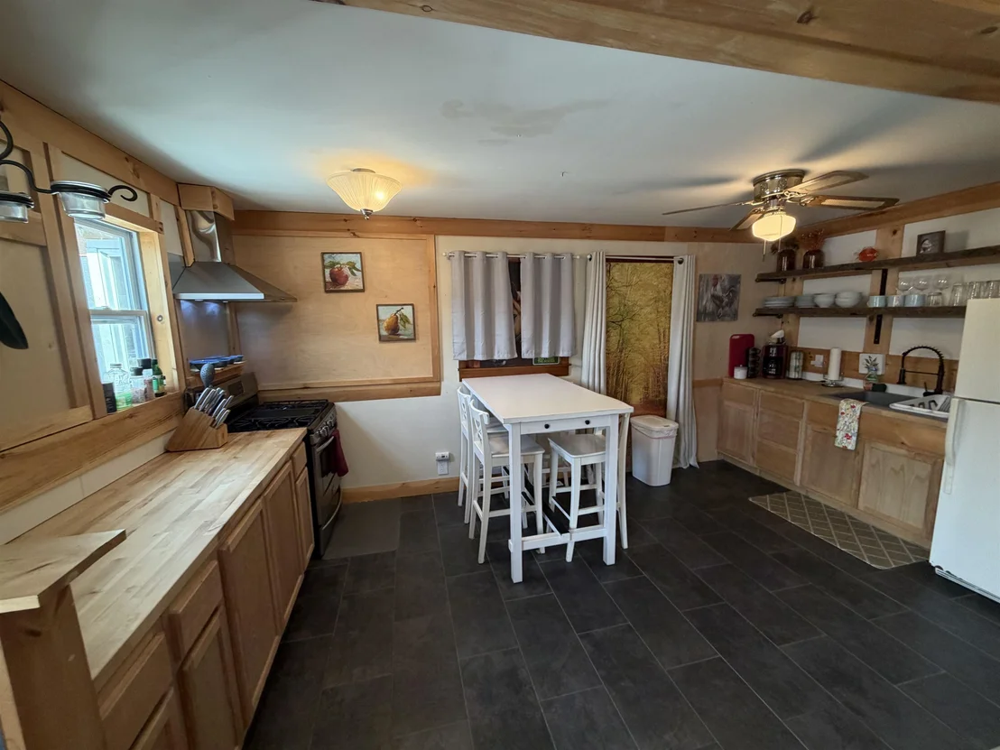 Photo of 33 Pleasant Street