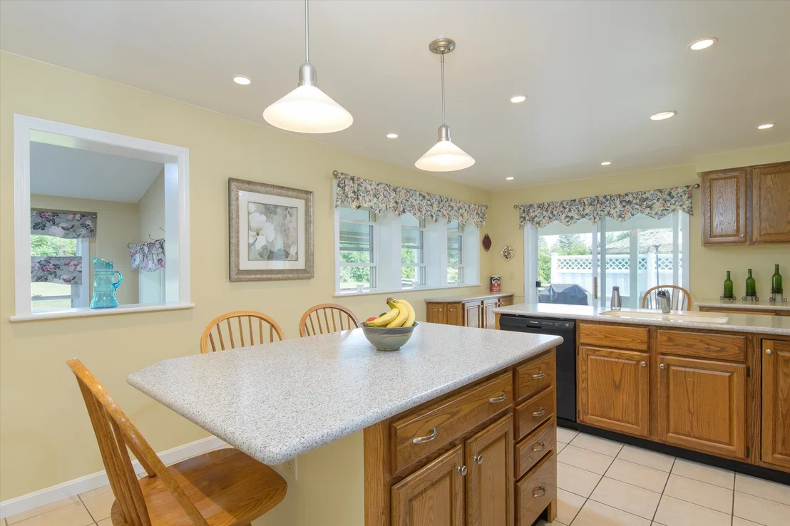 Photo of 2291 Bronson