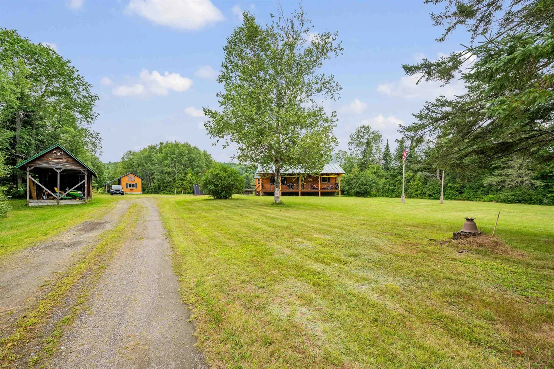 Photo of 44 Dubeau