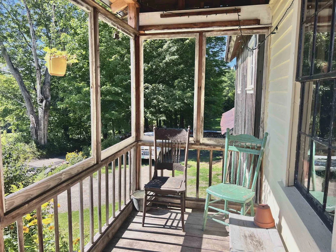 Photo of 575 Somers