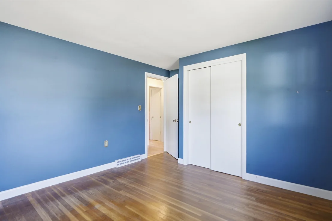 Photo of 32 Henderson