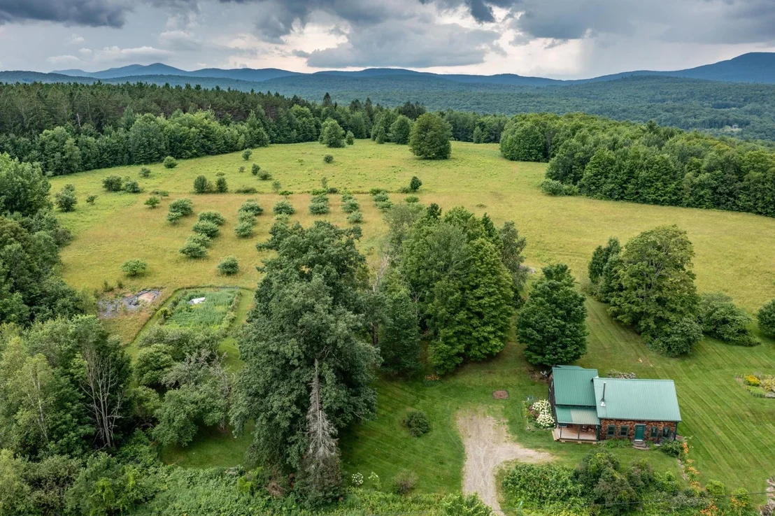Photo of 1076 Brown Hill