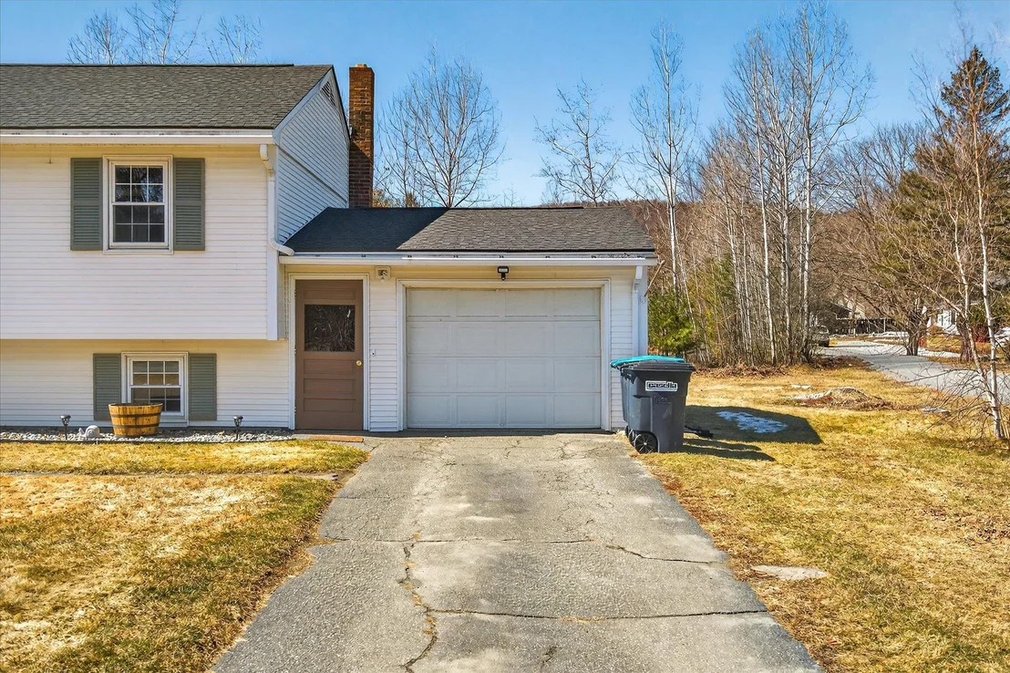Photo of 681 Colonial