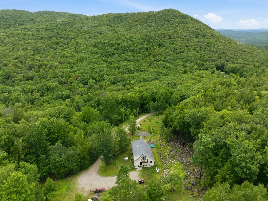 Photo of 125 Cunningham Pond