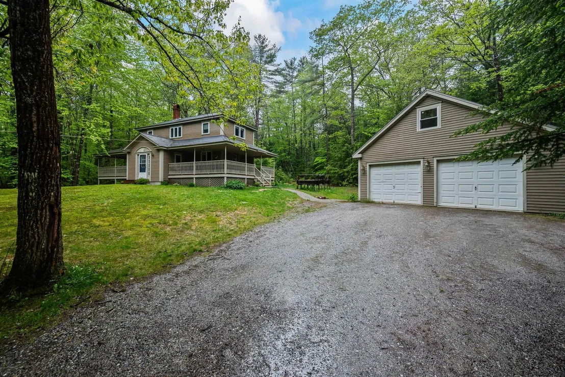 Photo of 100 Colonial
