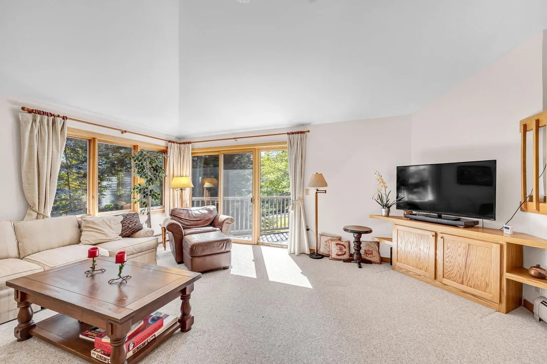 Photo of 33 Carinthia