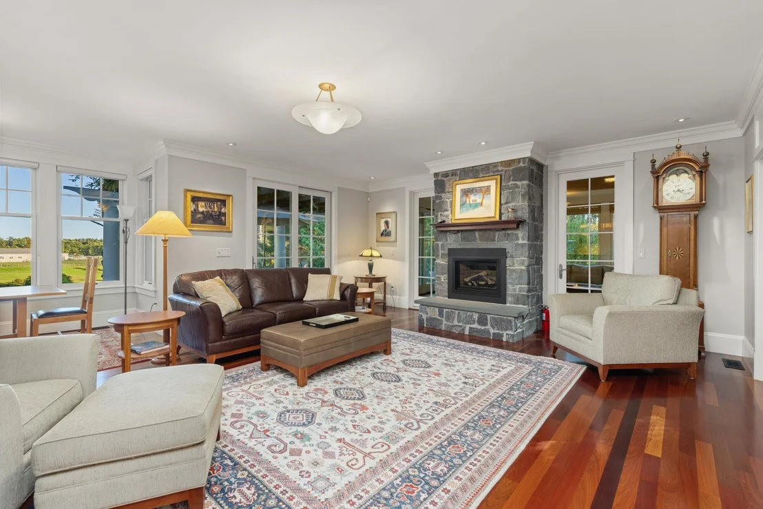 Photo of 24 WISTERIA