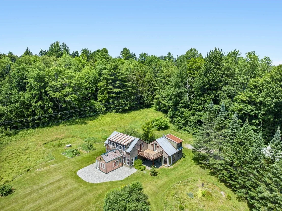 Photo of 663 Guyette