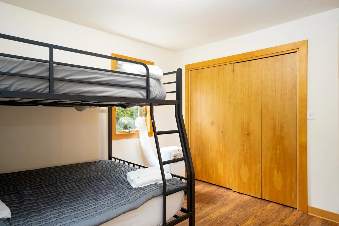Photo of 32 Benson Fuller