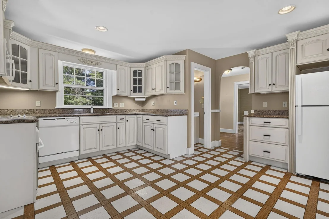 Photo of 831 Maple