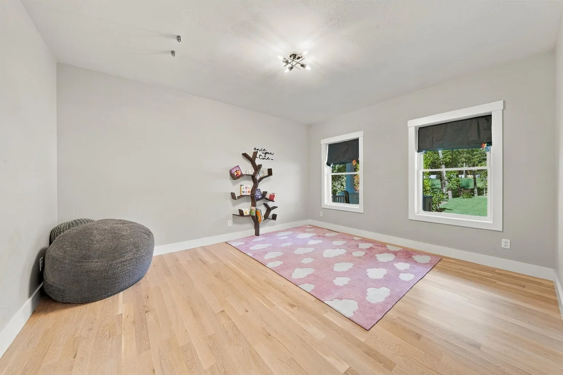 Photo of 141 Londonderry
