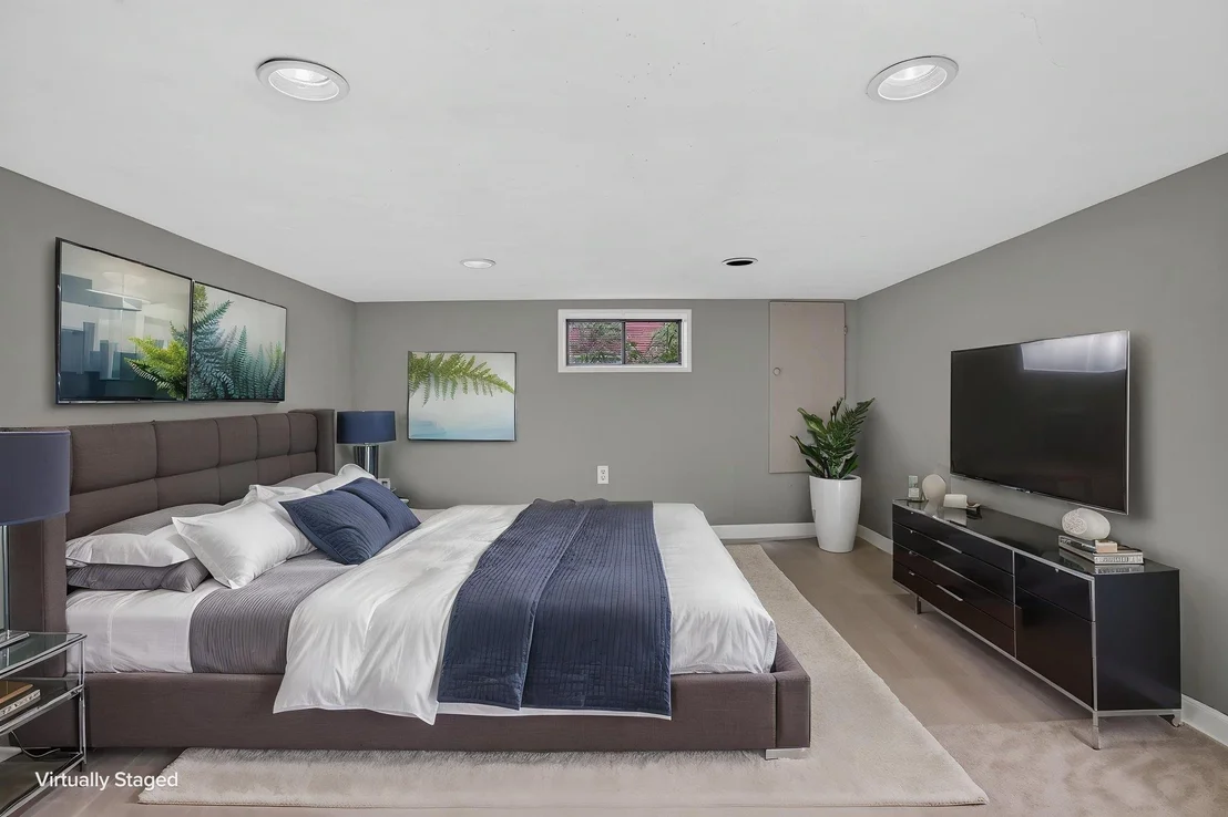 Photo of 2 Queensway