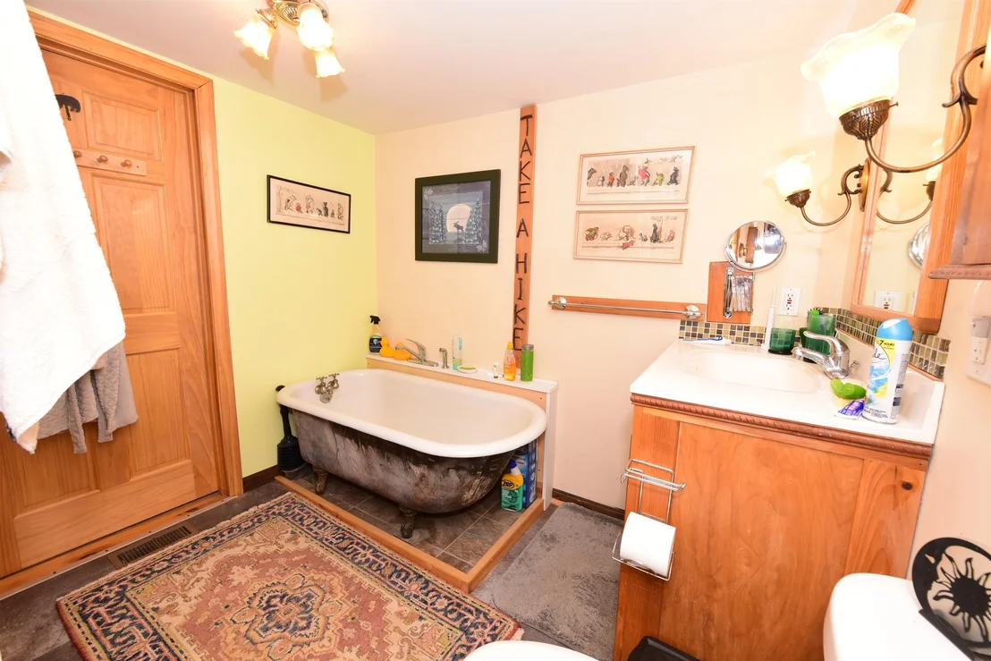 Photo of 23 Acorn