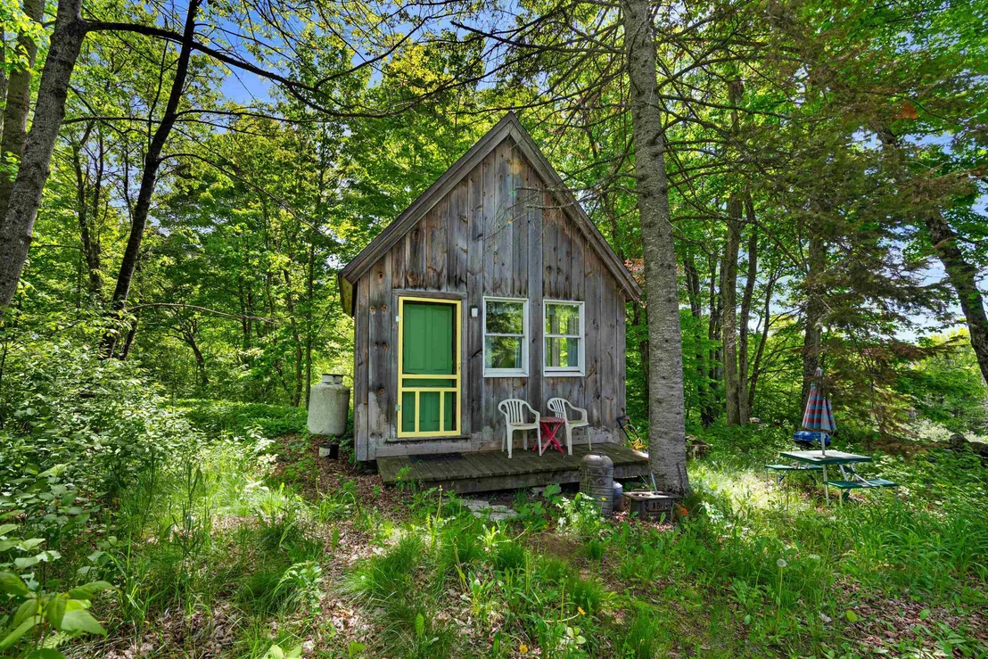 Photo of 1078 Brook