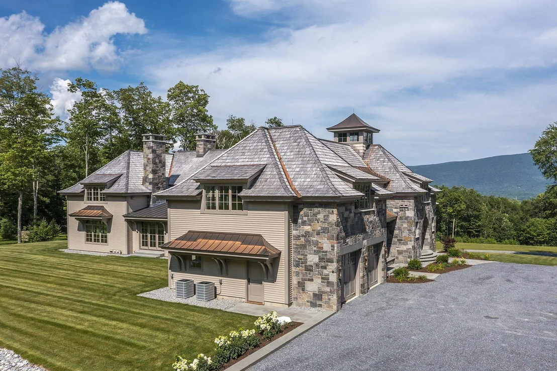 Photo of 551 West Fields