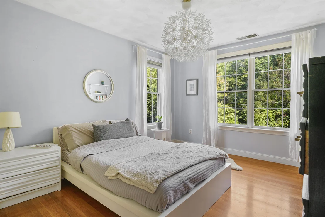 Photo of 221 Piscassic