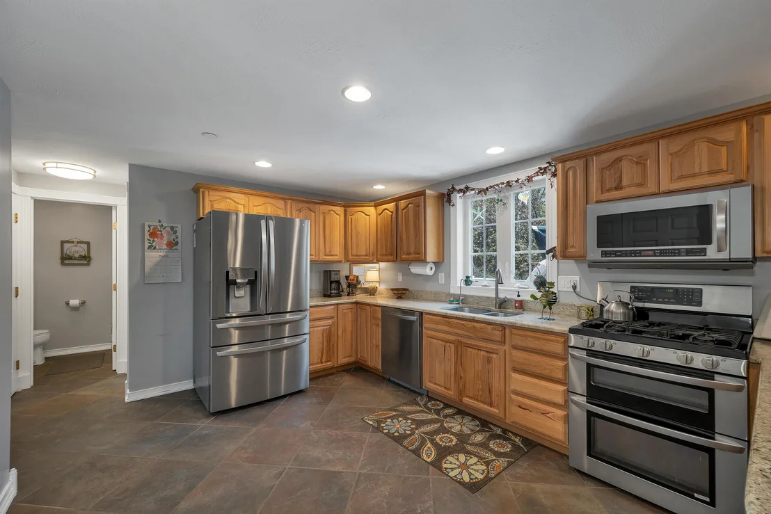 Photo of 71 Auburn