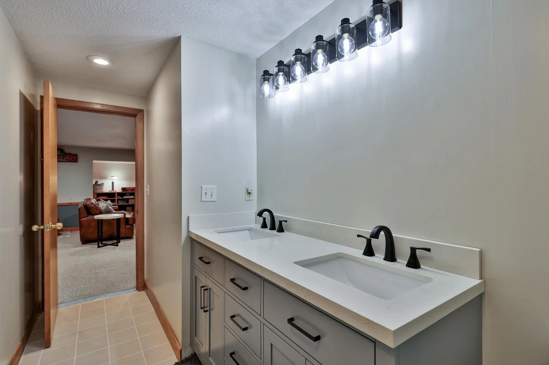 Photo of 28 Mountain View